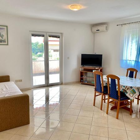 Apartments Malinska - Apartment 4 Екстериор снимка